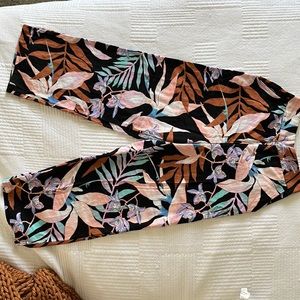 Billabong Womens Linen/Cotton Black and Floral Wide Leg Pants S